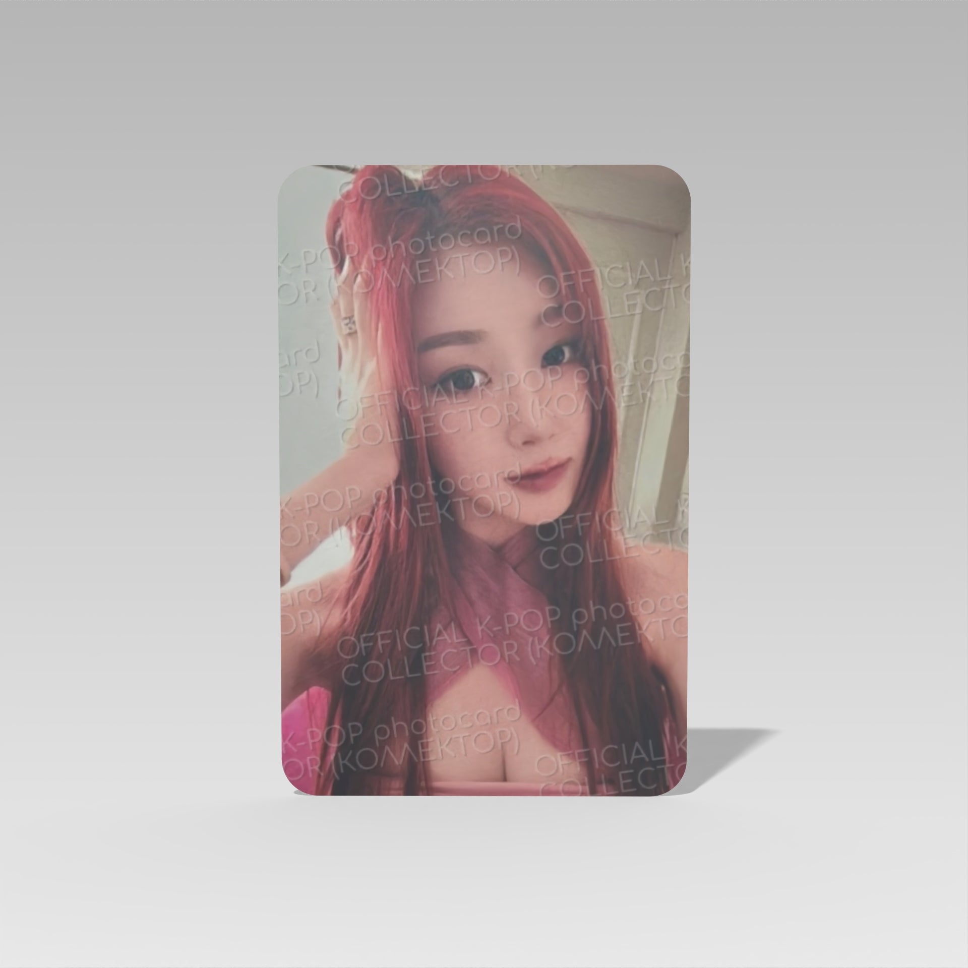 Офіційна K-pop фотокартка Жизель з aespa BELLA (Журнал)