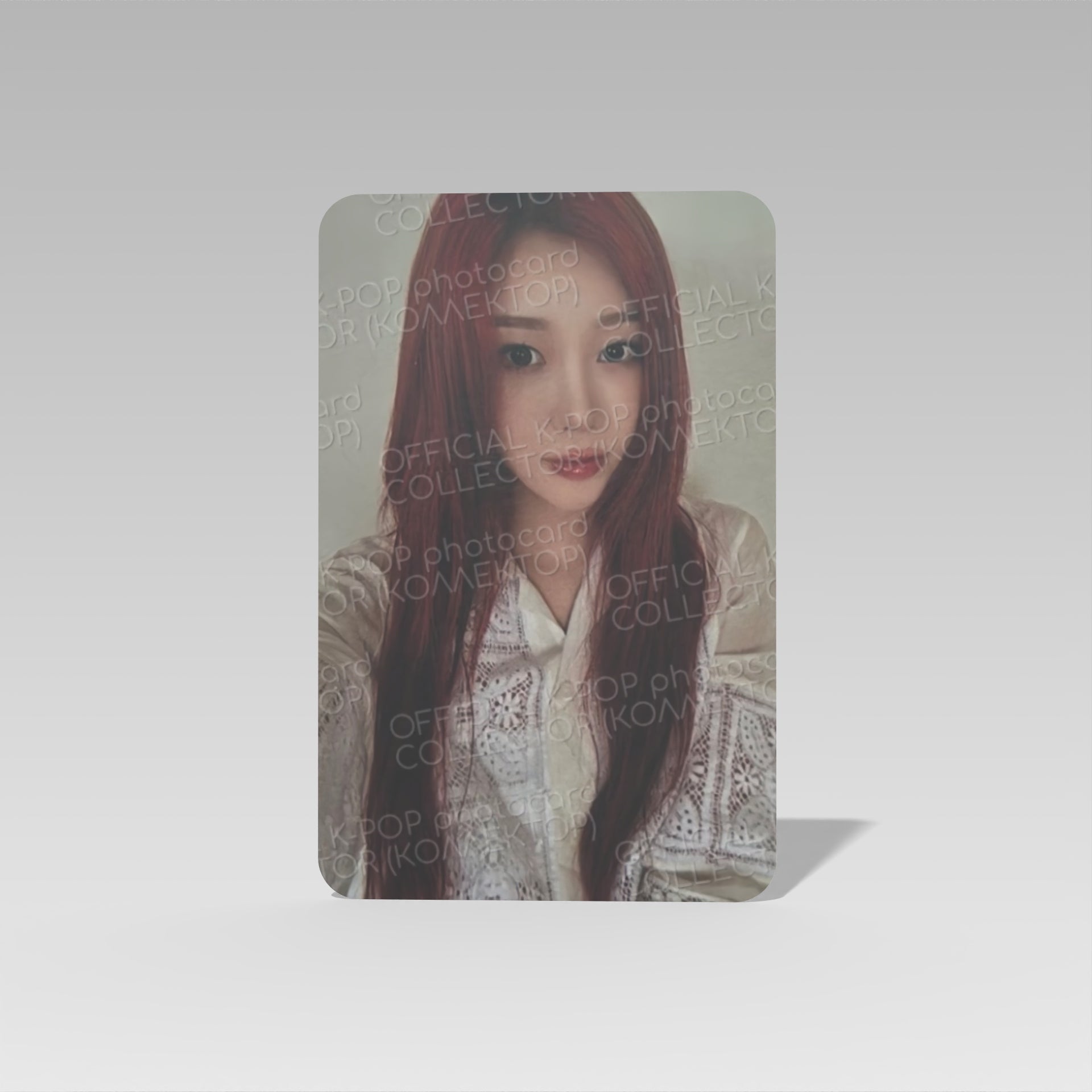 Офіційна K-pop фотокартка Жизель з aespa BELLA (Журнал)