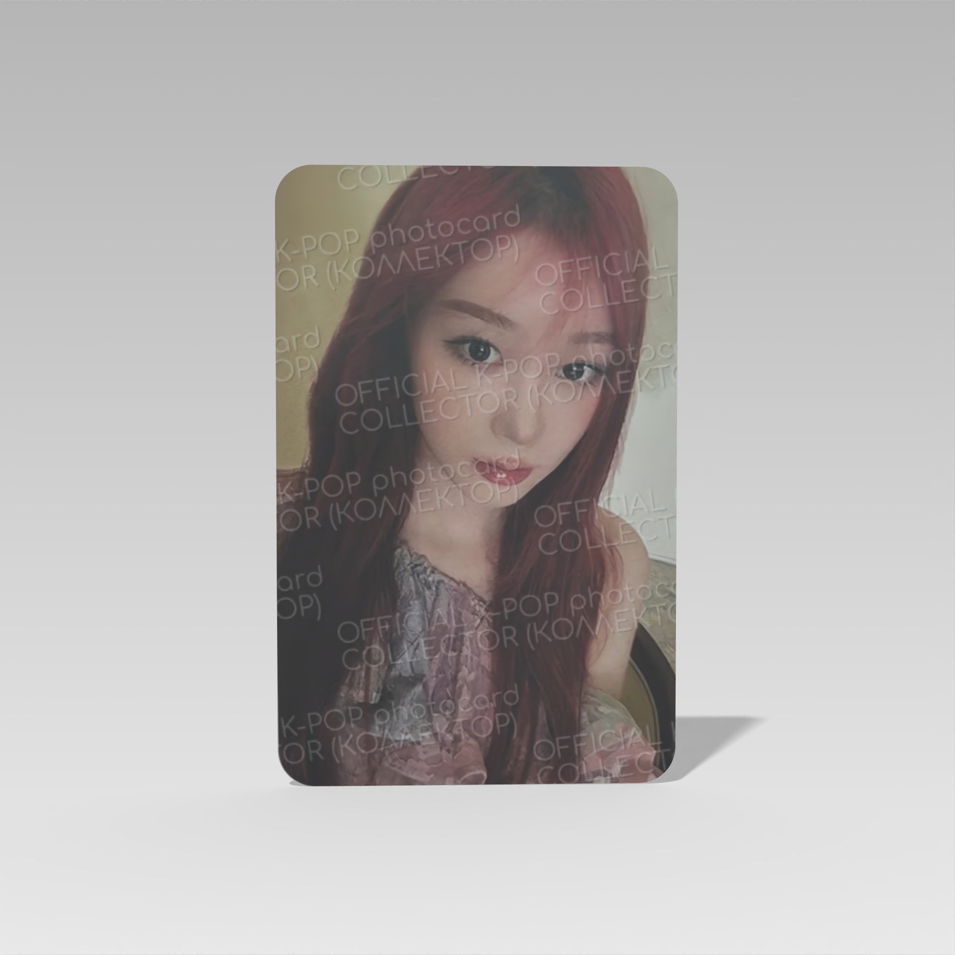 Офіційна K-pop фотокартка Жизель з aespa BELLA (Журнал)