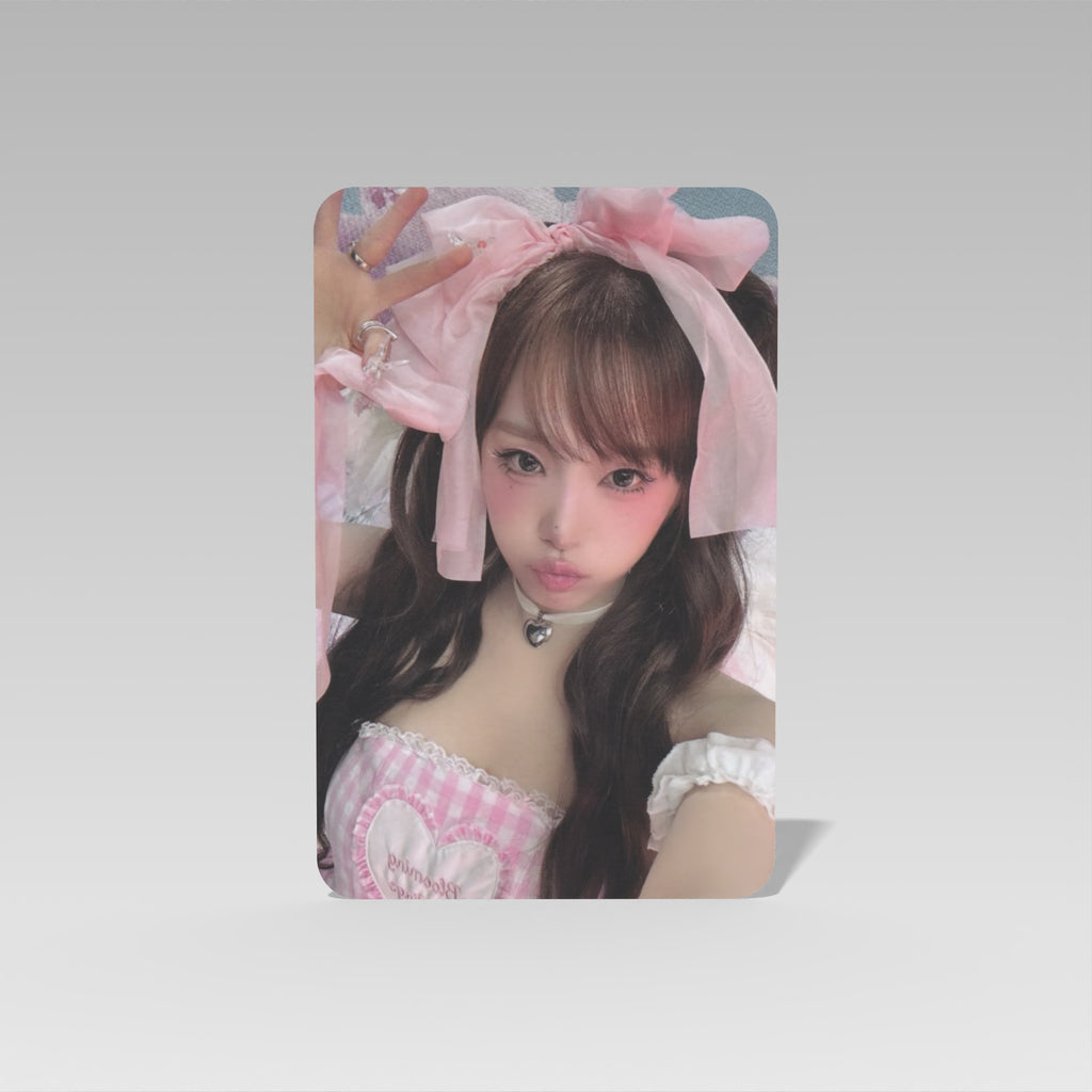 YENA BLOOMING WINS | Lucky Draw Ver. 1 Официальная K-pop фотокарта
